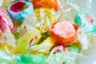 meyve renkli şeker lolipoplar