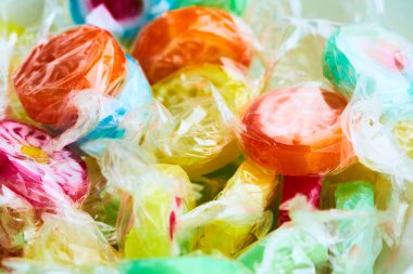 meyve renkli şeker lolipoplar