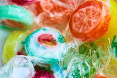 meyve renkli şeker lolipoplar