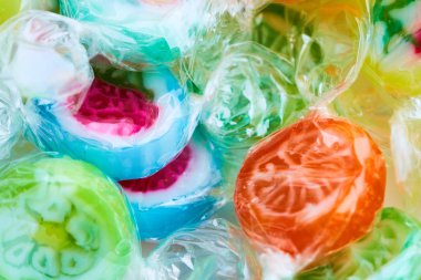 meyve renkli şeker lolipoplar