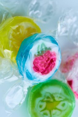 meyve renkli şeker lolipoplar