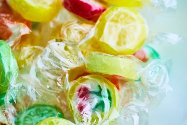 meyve renkli şeker lolipoplar