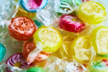 meyve renkli şeker lolipoplar