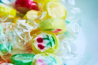 meyve renkli şeker lolipoplar