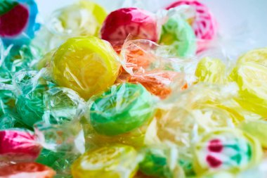 meyve renkli şeker lolipoplar