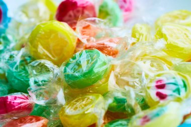 meyve renkli şeker lolipoplar