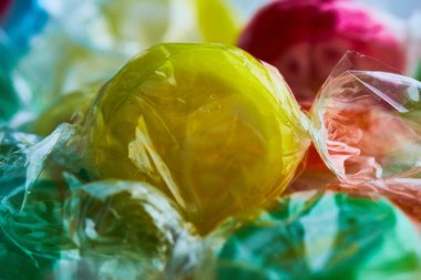 meyve renkli şeker lolipoplar