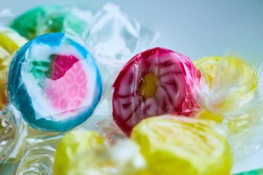 meyve renkli şeker lolipoplar