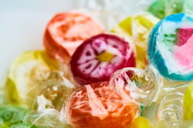 meyve renkli şeker lolipoplar