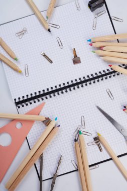 farklı okul malzemeleri