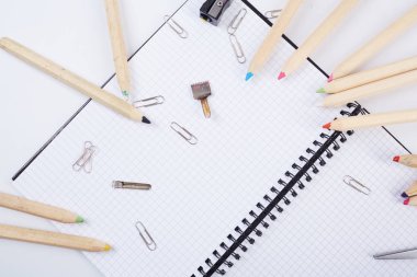 farklı okul malzemeleri