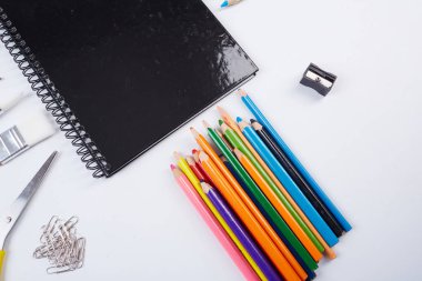 farklı okul malzemeleri