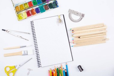 farklı okul malzemeleri