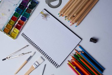 farklı okul malzemeleri