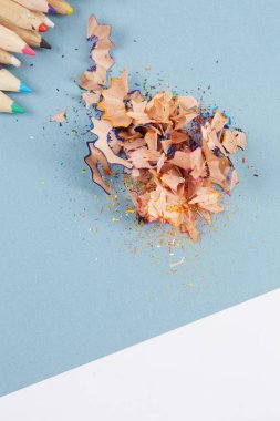 renkli kalemler keskinleştirme