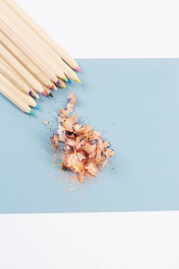 renkli kalemler keskinleştirme