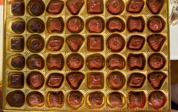 Cioccolato caramelle in scatola — Foto Stock