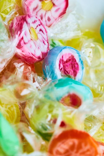 meyve renkli şeker lolipoplar