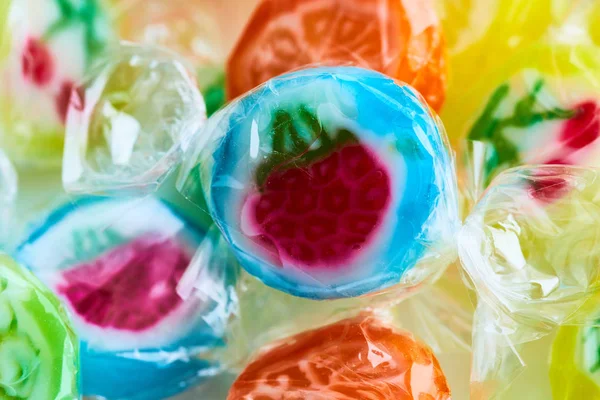 사탕 막대 사탕 착 색 한 과일 — 스톡 사진