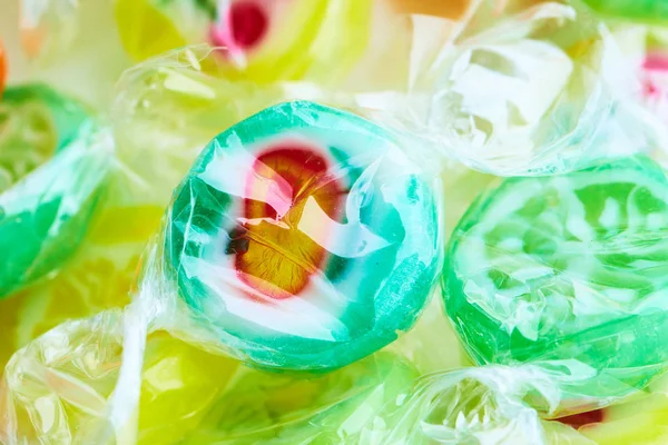 meyve renkli şeker lolipoplar