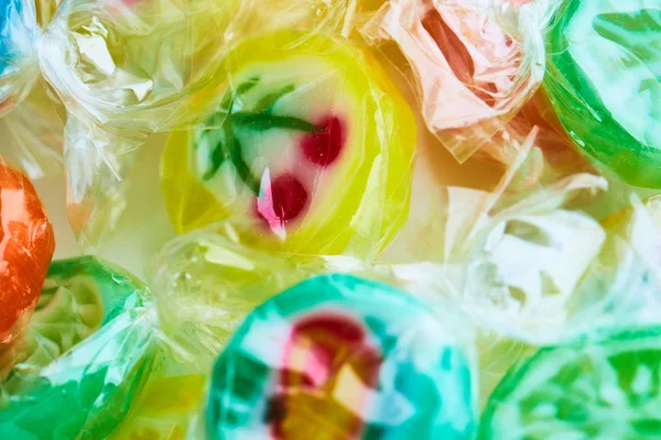 meyve renkli şeker lolipoplar