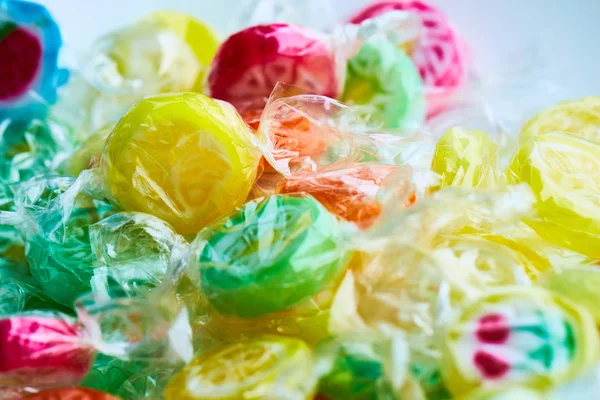 meyve renkli şeker lolipoplar