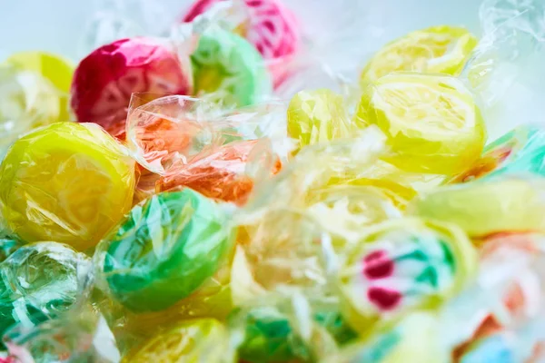 meyve renkli şeker lolipoplar