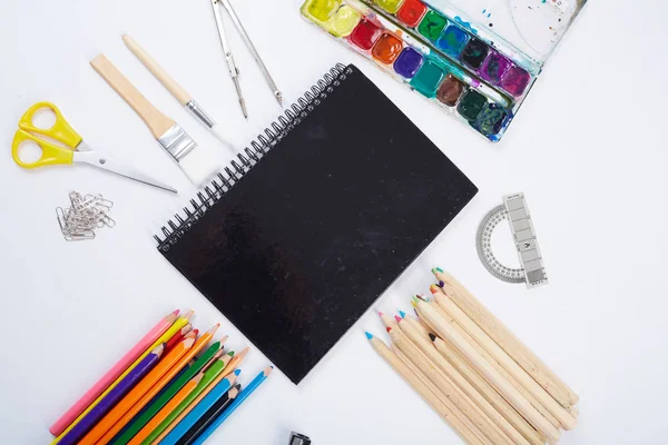 farklı okul malzemeleri