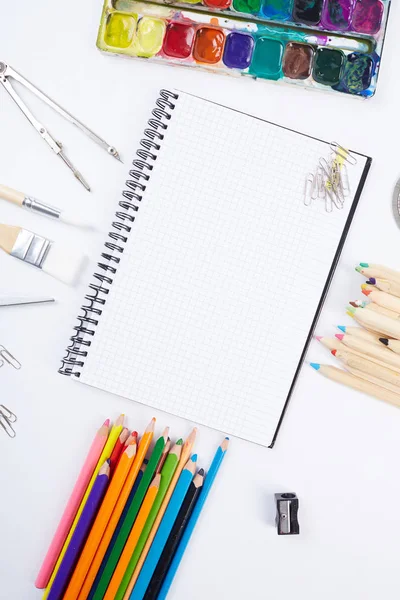 farklı okul malzemeleri