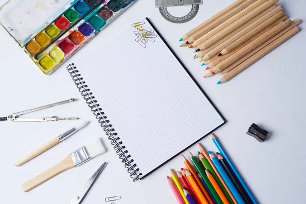 farklı okul malzemeleri