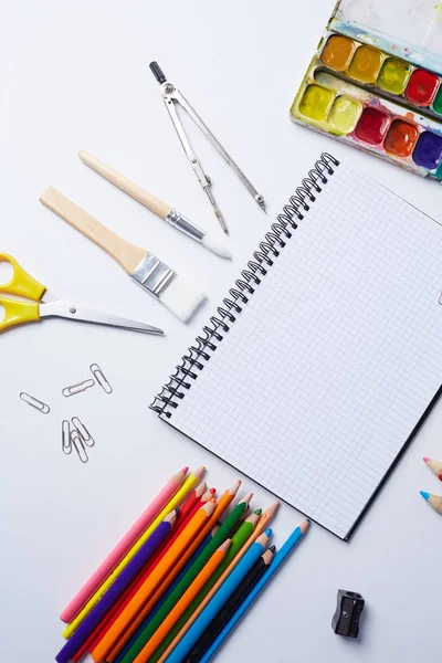 farklı okul malzemeleri