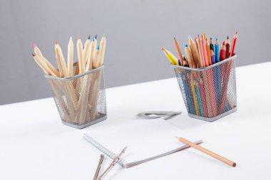 renkli kalemler, ileti örneği