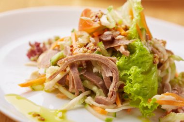 dil ile sebze salatası