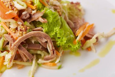 dil ile sebze salatası