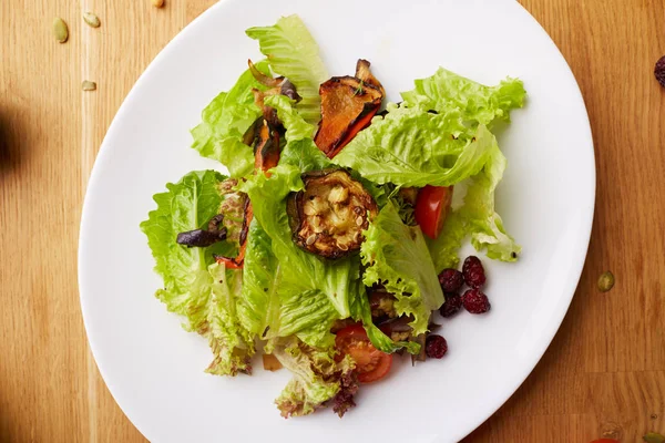 Vegetable salad with zucchini — Stock Photo, Image