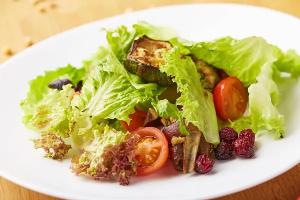 Vegetable salad with zucchini — Stock Photo, Image