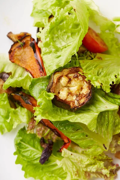 Kabak ile sebze salatası