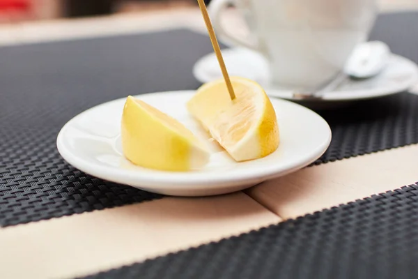 Teh lemon di kafe — Stok Foto