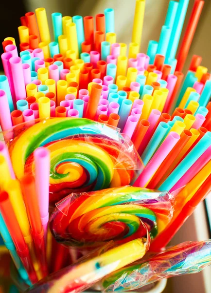 Veelkleurige cocktail sticks en lollies Stockfoto