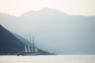 Yelkenli Karadağ üzerinde göster