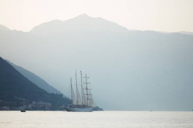 Yelkenli Karadağ üzerinde göster