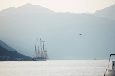 Yelkenli Karadağ üzerinde göster