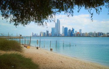 Abu Dabi beach üzerinde göster
