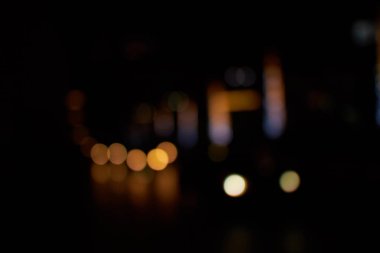 bulanık gece şehir ışıkları Dubai