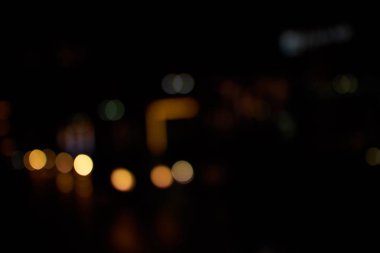 bulanık gece şehir ışıkları Dubai