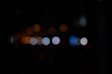 bulanık gece şehir ışıkları Dubai