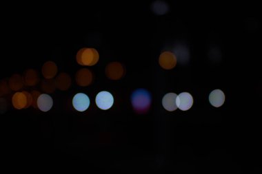 bulanık gece şehir ışıkları Dubai