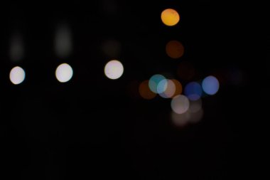 bulanık gece şehir ışıkları Dubai