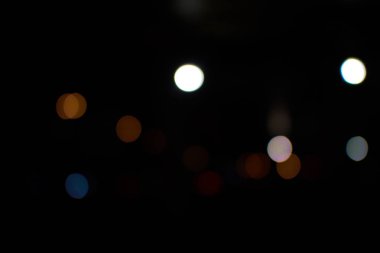 bulanık gece şehir ışıkları Dubai