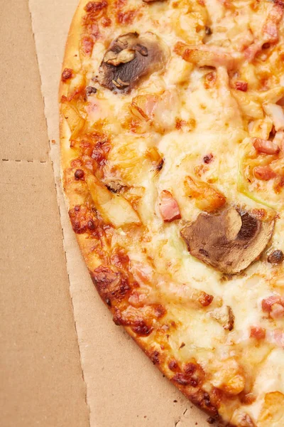 pizza with ham and mushrooms